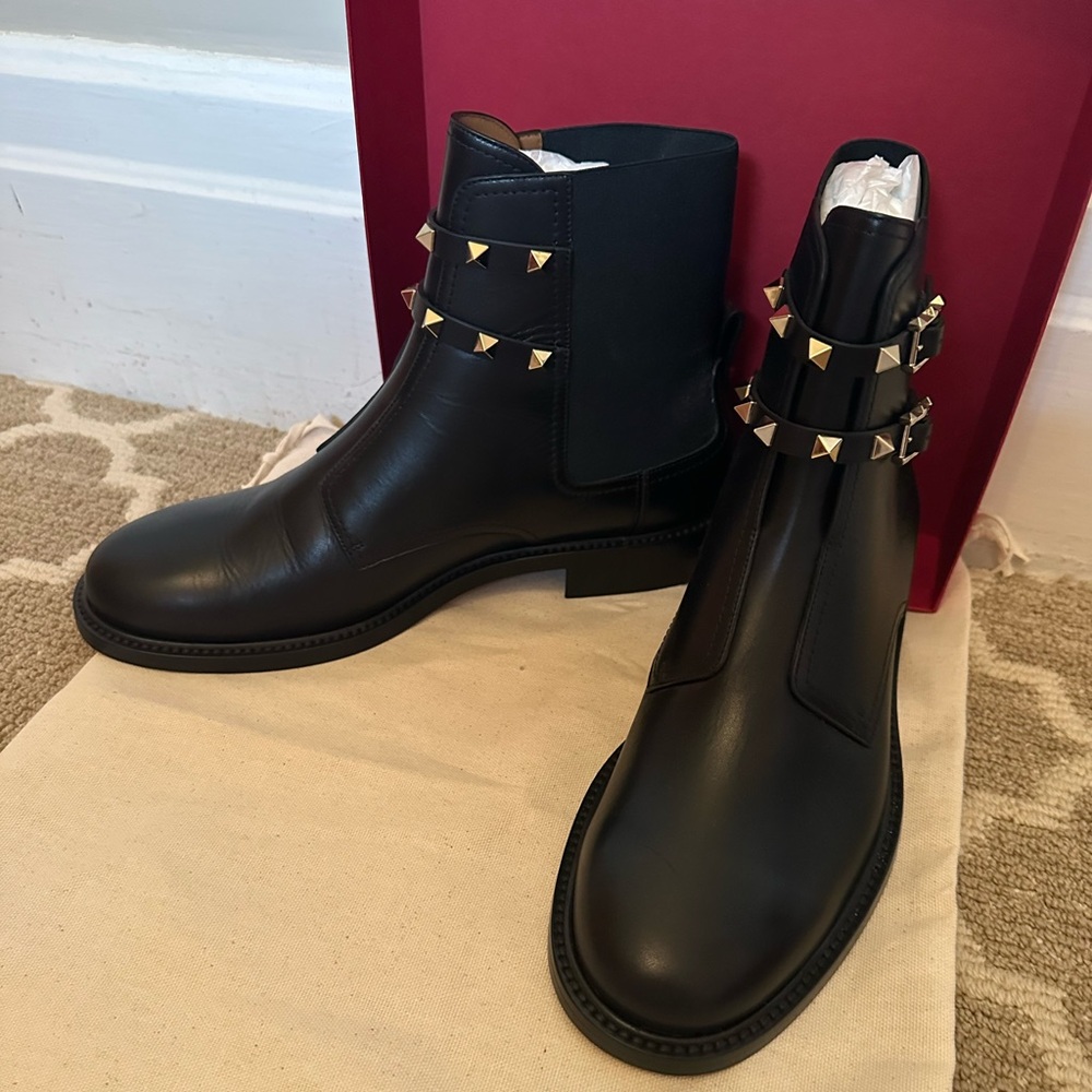 Brand new- never worn! Valentino boots
